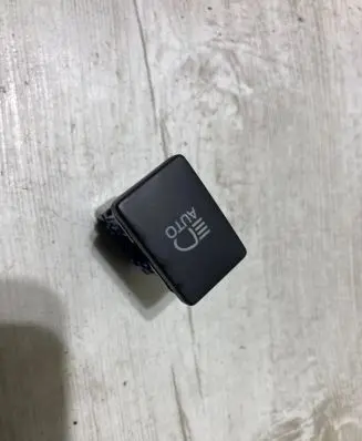 Toyota Yaris Light switch 15E044