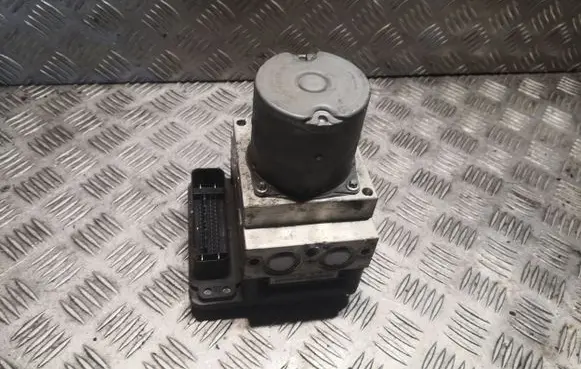 Mercedes-Benz E W211 ABS Pump 2114312812 A2114312812