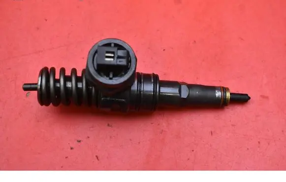 Seat Alhambra (Mk1) Fuel injector 038130073AC