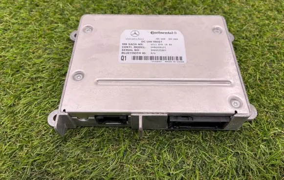 Mercedes-Benz R AMG W251 Bluetooth control unit module A2118701885 UH06MM01FC DM60525867