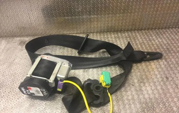 Porsche Cayenne (9PA) Front seatbelt 7L0857705J