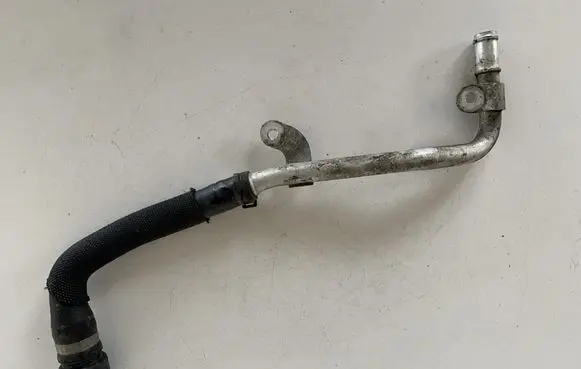Audi A6 S6 C7 4G Engine coolant pipe/hose 4G0121071N