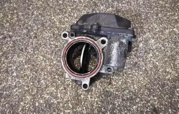 Audi A8 S8 D3 4E Throttle valve 057128063B
