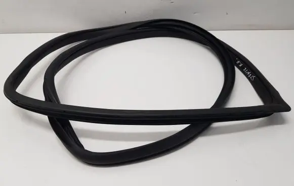 Rear door rubber seal (on body)
