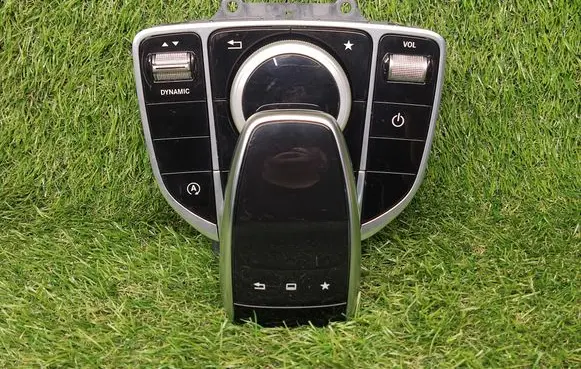 Mercedes-Benz C W205 Head unit multimedia control A2059008018 A2059059306 A2059056307