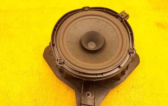 Peugeot 5008 II Front door speaker 9843594280