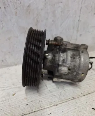 Renault Trafic II (X83) Power steering pump 26146336 8200024738