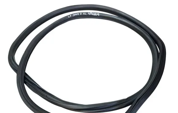 Opel Corsa D Front door rubber seal 13189011
