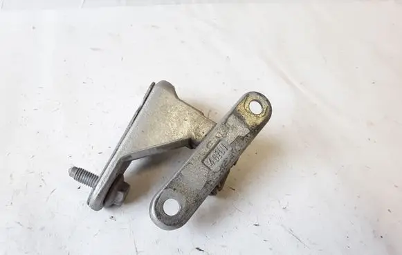 Mercedes-Benz A W169 Front door upper hinge 46L1