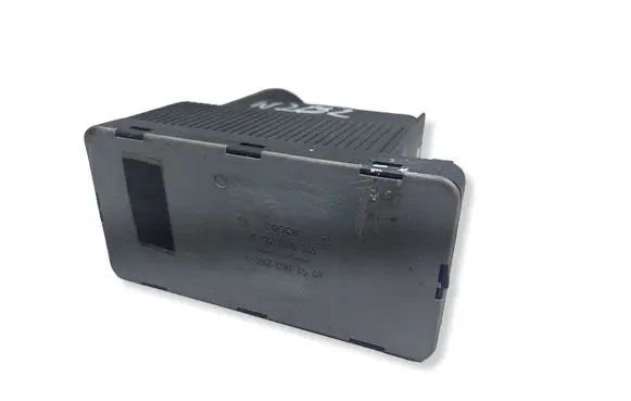 Mercedes-Benz C W202 Central locking vacuum pump 0132006345KASACJ 0132006345 2028001548