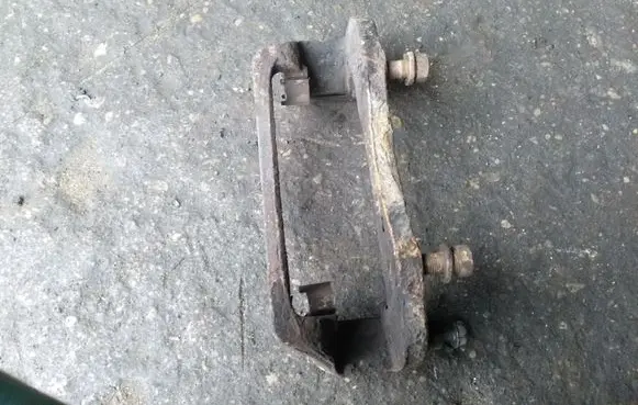 KIA Cerato Front Brake Caliper Pad/Carrier 