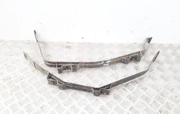 Opel Insignia A Fuel tank mounting bracket 