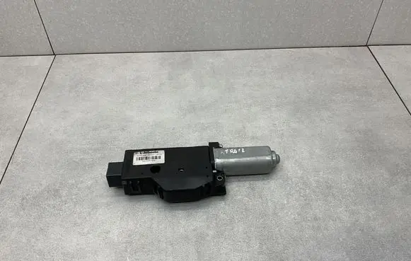 Nissan X-Trail T32 Sunroof motor/actuator NA32V05