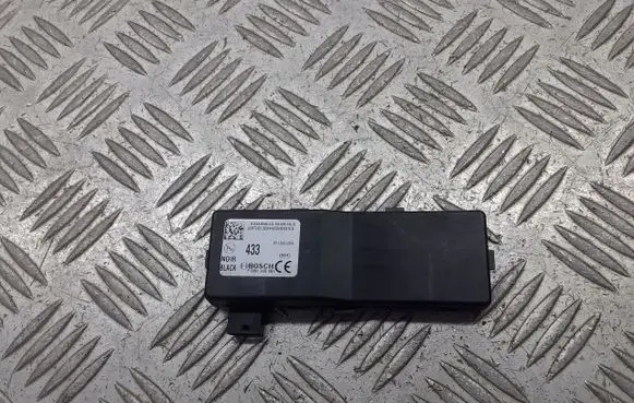 Opel Insignia A Sliding door control unit/module 13503204