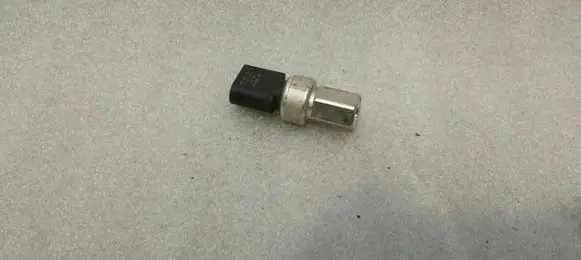 Porsche Panamera (970) Air conditioning (A/C) pressure sensor 1K0959126E