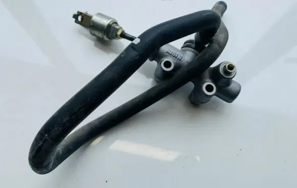 Toyota Avensis Verso Clutch master cylinder