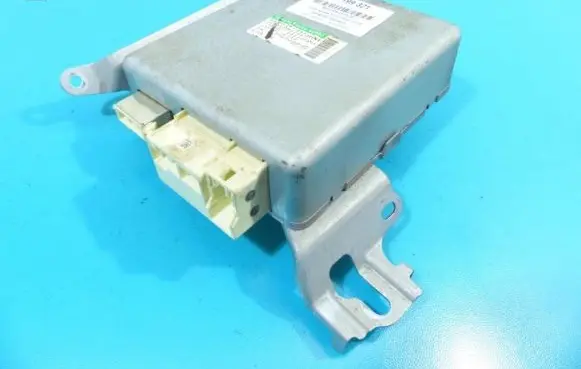 Toyota Avensis T270 Central body control module 89650-05080 IMPRK1199321
