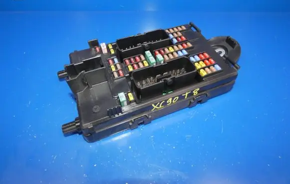 Volvo XC90 Fuse module 31346672 K067R 0090032