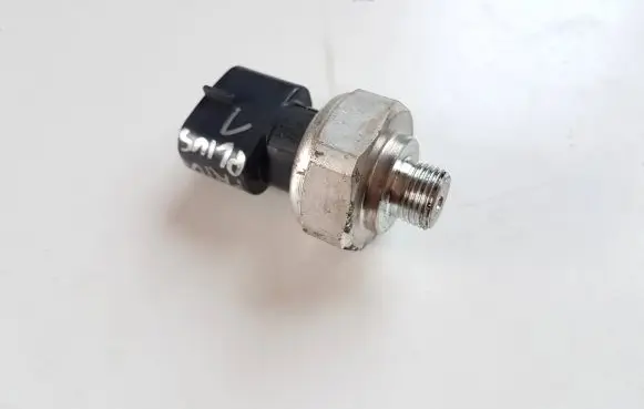Toyota Prius+ (ZVW40) Air conditioning (A/C) pressure sensor 4990007880