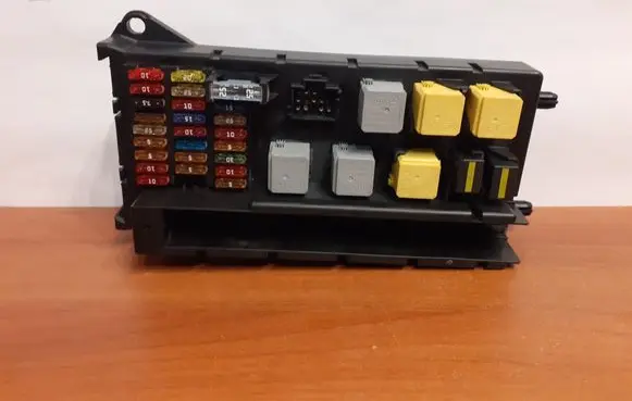 Mercedes-Benz Sprinter W906 Fuse box set 9840 A9065454701
