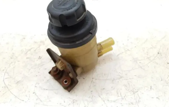 KIA Magentis Power steering fluid tank/reservoir