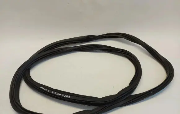 Ford Mustang Mach-E Trunk rubber seal (body) 