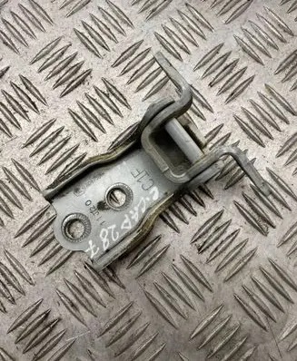 Chevrolet Captiva Front door upper hinge 