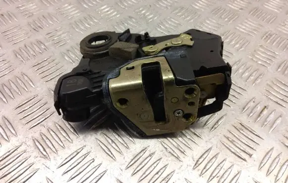 Toyota Corolla E120 E130 Front door lock 