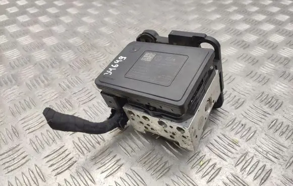 Volkswagen PASSAT B8 ABS Pump 5Q0614517CH 617114002AA