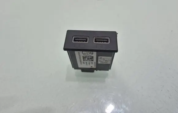 Alfa Romeo Stelvio USB socket connector 01561397270