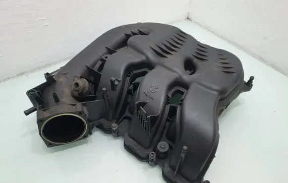 Jeep Cherokee Intake manifold 72140898