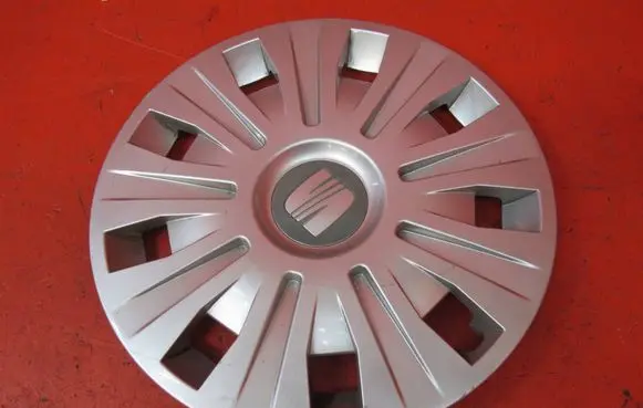 Seat Alhambra (Mk2) R16 wheel hub/cap/trim 7N5601147 NR2