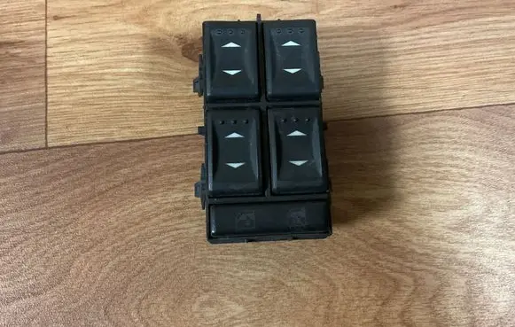 Ford Mondeo Mk III Electric window control switch 3S7T14A132BA 03163453