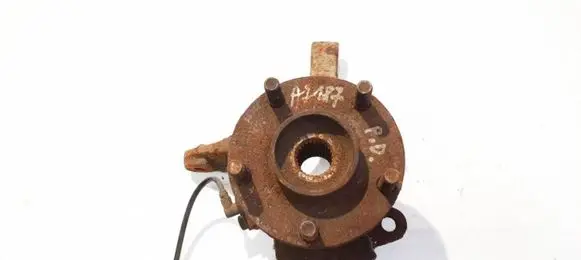 Nissan Almera Tino Front wheel hub