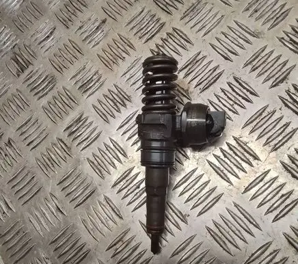 Volkswagen Caddy Fuel injector 0414720213 038130073AQ