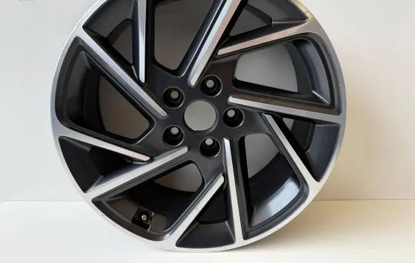 Hyundai i30 R18 alloy rim 52910-G4800