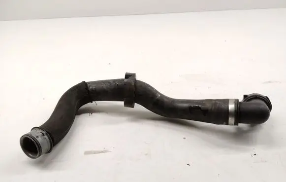 Mercedes-Benz X-class W470 Engine coolant pipe/hose A4705010000