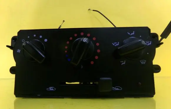 Nissan Micra Climate control unit 7040230732