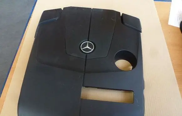 Engine cover (trim)