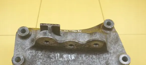 Opel Astra K Engine mounting bracket 42496559 F12SHL