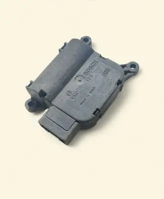 Volkswagen Touareg I Air flap motor/actuator 0132801310