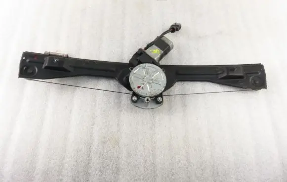 Fiat Punto (199) Front door window regulator with motor