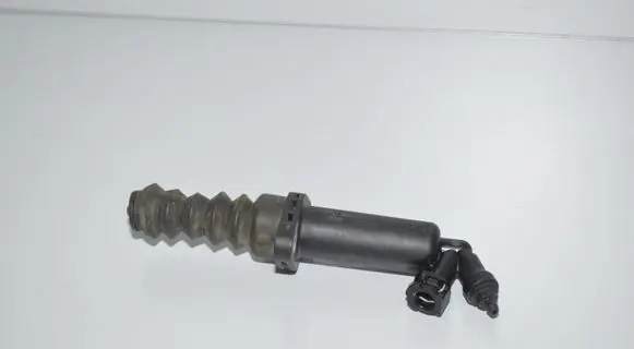 BMW 2 F46 Clutch slave cylinder 6854659 21526854659
