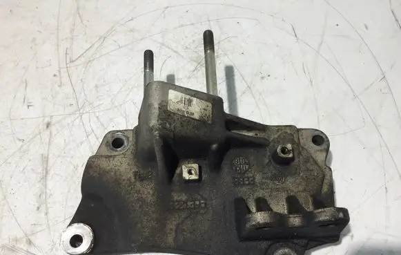 Opel Combo C Engine mounting bracket B833 55221395