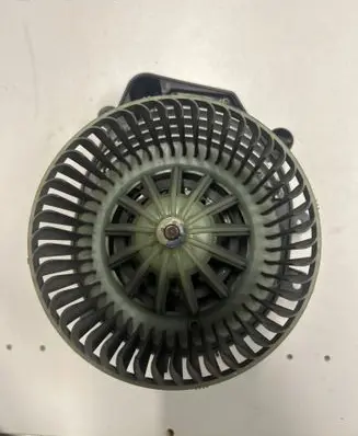 Volkswagen PASSAT B5.5 Heater fan/blower 740221233F 8D1820021