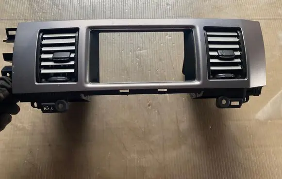 Jaguar XF Dash center air vent grill 8X2319K617AH 8X2319K617BH