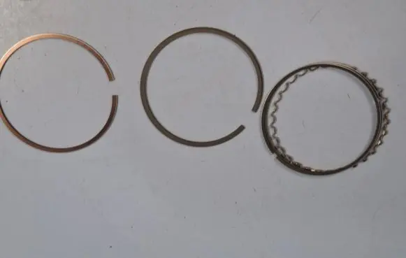 Audi 100 200 5000 C3 Piston ring 026198151B 026198151C 026198151A