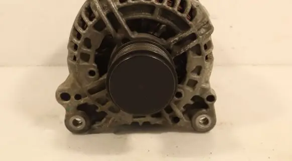 Volkswagen Jetta V Generator/alternator 06F903023F