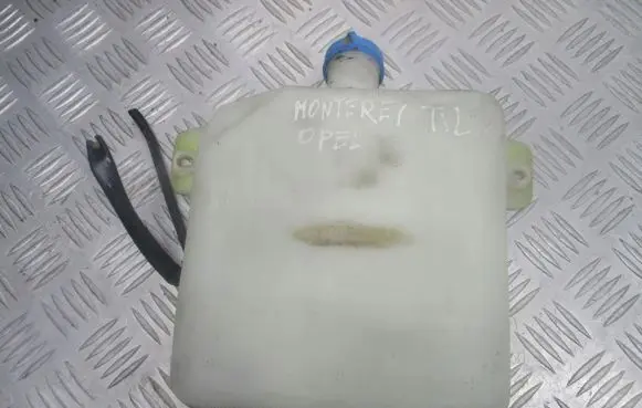 Opel Monterey Windshield washer fluid reservoir/tank