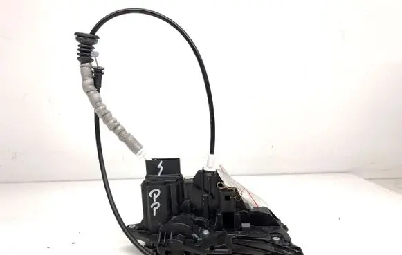 Volvo XC60 Front door lock 31440998